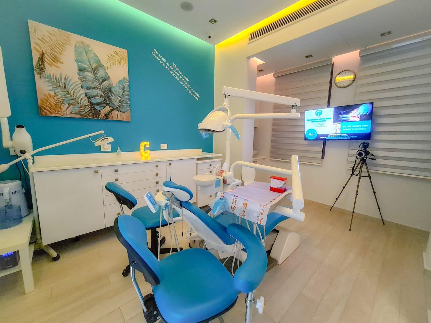 Color-forward treatment room